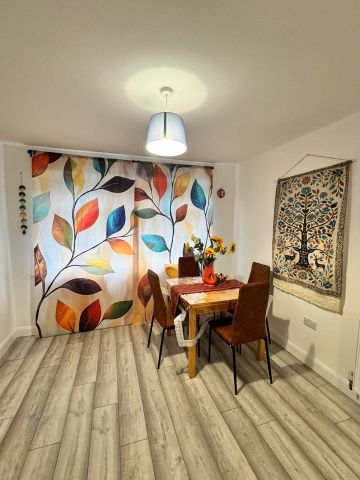 2 Bed Semi-Detached House, Lingfield Green, LS17 - Photo 4