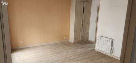 Une maison en plein centre de BRICQUEBEC - Photo 3