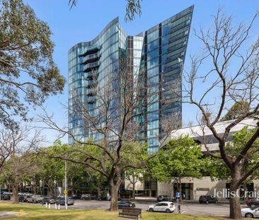 Stylish Studio Sanctuary in Prestigious One East Melbourne. - Photo 1