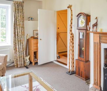 4 bedroom cottage to rent - Photo 2