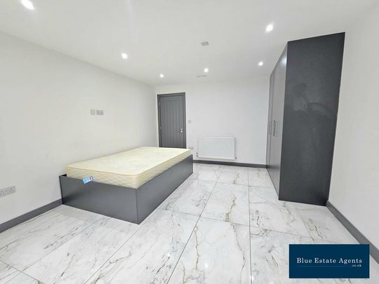 3 bedroom ground floor flat to rent - Photo 1