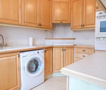 Rayleigh Road, Brentwood, Hutton, CM13 - Photo 5