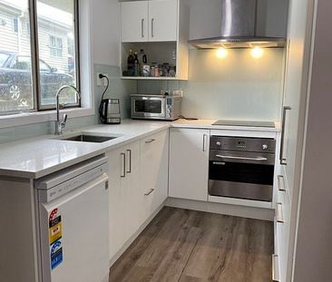 Charming 2-Bedroom Home: Comfort and Convenience. - Photo 5