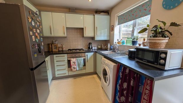 2 bedroom terraced house to rent - Photo 1