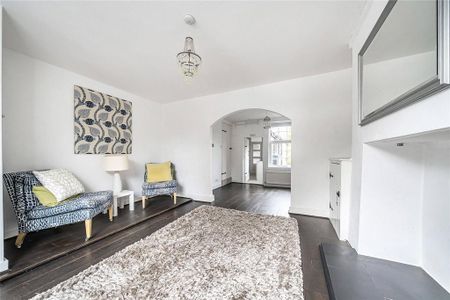 2 bedroom end of terrace house to rent - Photo 2