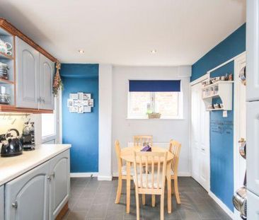 2 bedroom semi-detached house to rent - Photo 6