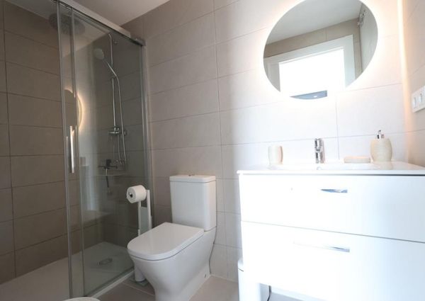 Apartamento a estrenar con vistas al mar en esquina en La Mata.
