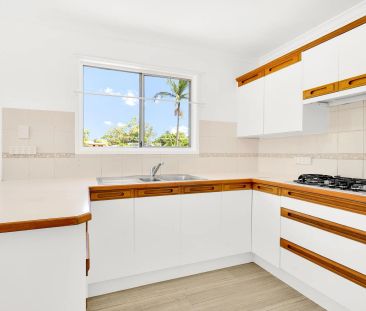 Perfectly Priced, Positioned & Presented - Photo 4