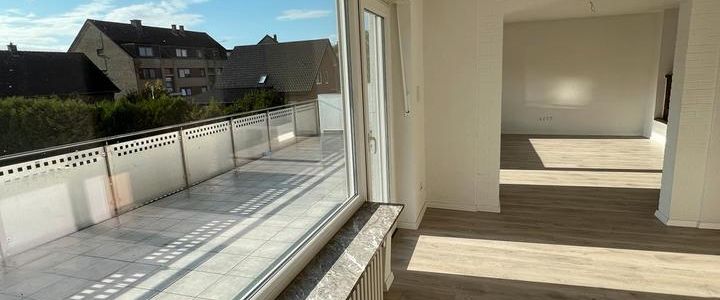 Helle 4-Zi-Wohnung mit 30qm Dachterrasse - Foto 1