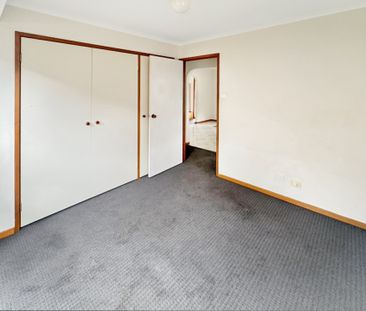 13 Seine Close, Werribee VIC, Belconnen - Photo 2