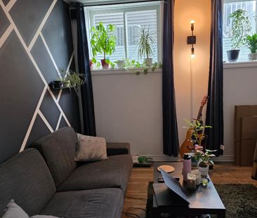 For Lease - 159 Minikan Street Unit# B, Blossom Park - Airport and ... - Photo 3