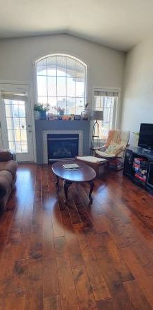 2 Bed 1 Bath Townhouse - Royal Oak, NW, Calgary - Photo 1