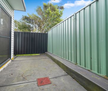 Modern 1 bedroom semi detached flat - Photo 5