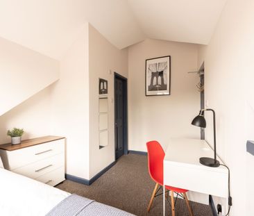 Double Loft Room- WALK TO CITY- Sociable House - Photo 1