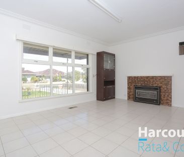 Charming 3-Bedroom Home in Thomastown - Photo 5