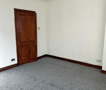 3 bedroom detached house to rent - Photo 2