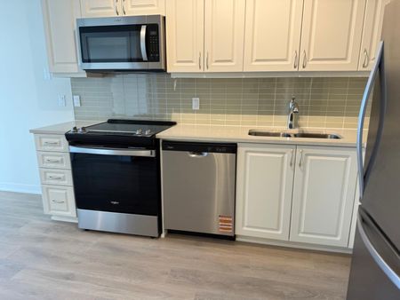 For Lease - 38 Annie Craig Drive Unit# 2412, Toronto, Ontario - Photo 2