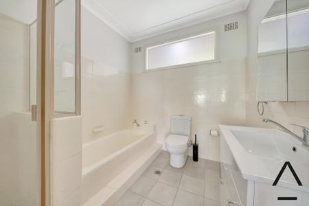 7 Bailey Crescent, North Epping NSW 2121 - House For Rent | Domain - Photo 2