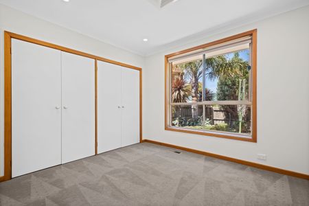 Charming 3-Bedroom Home with Abundant Natural Light - Photo 5