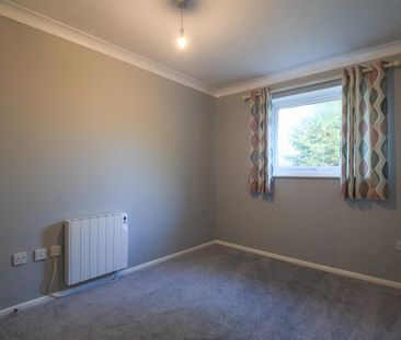 Forth Close Caister, Great Yarmouth - Photo 1