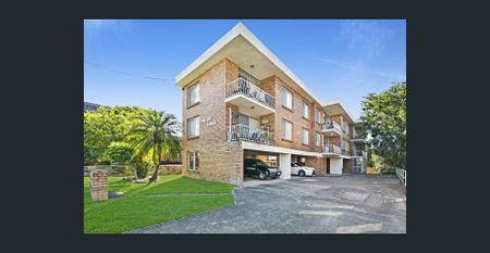 RENOVATED TWO BEDROOM UNIT - AIR CONDITIONED - Photo 4