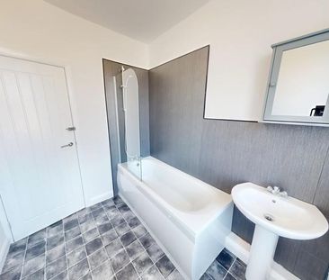 2 bedroom end of terrace house to rent - Photo 1