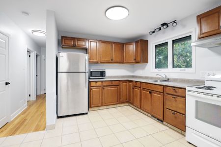 For Lease - 874 Rex Avenue Unit# 1, McKellar Heights - Glabar Park and Area, Ontario - Photo 3