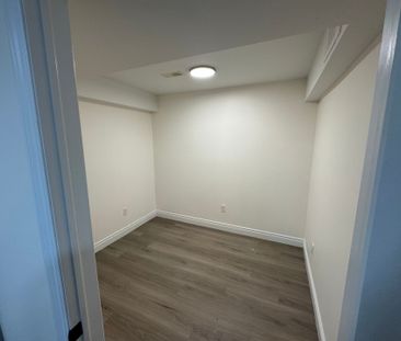 For Lease - 161 Romaneli Crescent Unit# Lower, Bradford West Gwilli... - Photo 6