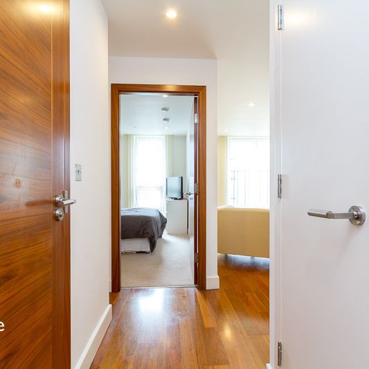 Cardiff, CF10 1BL - Photo 1