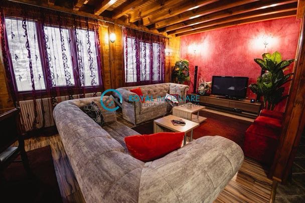 Royal Imobiliare Inchiriere Vila Predeal - Photo 1