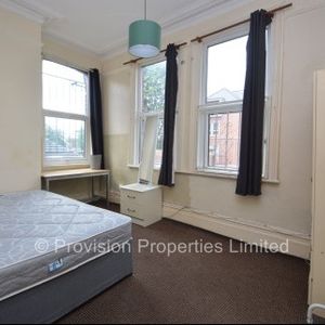 1 Bedroom Flat, Hyde Park, Leeds - Photo 2