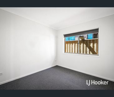 Brand New 4 Bedroom Home - Available Now! - Photo 4