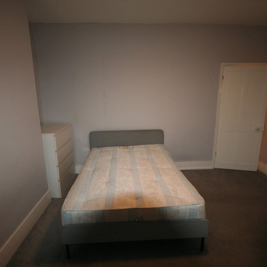 1 Bed Flat, Devsonshire Road, SE23 - Photo 1