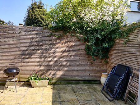 Room in a Shared House, Russell Road, SW19 - Photo 2