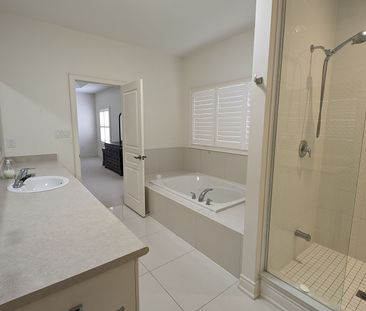 For Lease - 10 Goderich Drive Unit# Upper, Brampton, Ontario - Photo 2