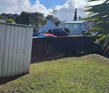 Charming 3BR Northcote Haven - Photo 3