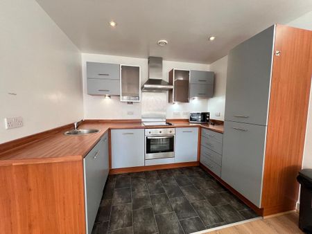 2 bedroom flat to rent - Photo 2