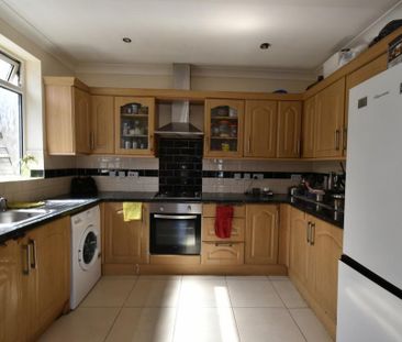 3 bedroom detached bungalow to rent - Photo 3