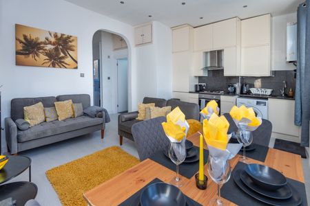 2 Bed Flat, Fernhead Road, W9 - Photo 4