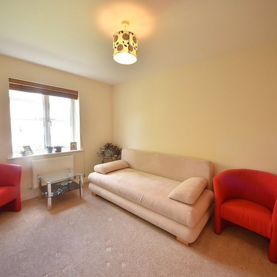 Sierra Road, High Wycombe, Buckinghamshire,HP11 - Photo 1