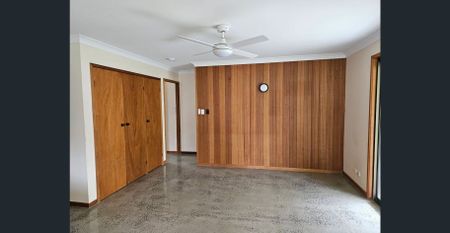 Two bedroom duplex, minutes from Lennox Beach - Photo 3