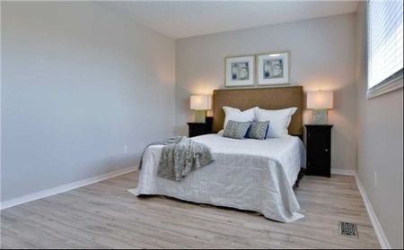 For Lease - 5725 Sidmouth Street, Mississauga, Ontario - Photo 3