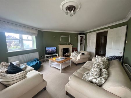 2 Bedroom Flat / Apartment - Handel Road, Southampton - Photo 3