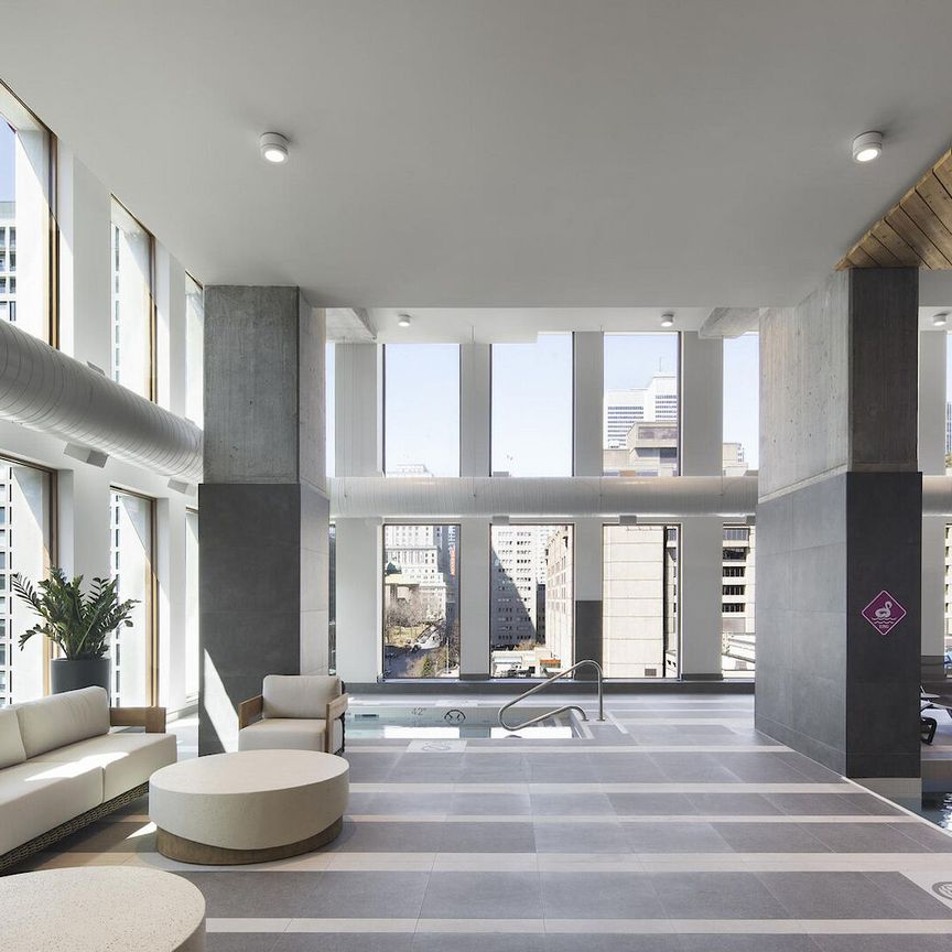 900 St-Jacques, Montréal, QC - Photo 1