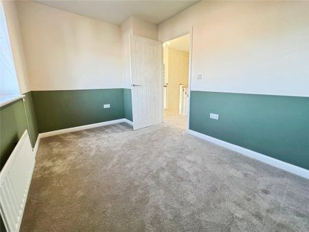 4 bedroom semi-detached house to rent - Photo 2