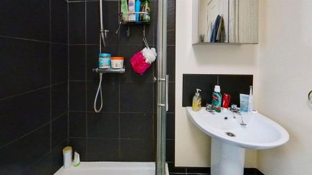 6 bedroom house to rent - Photo 4