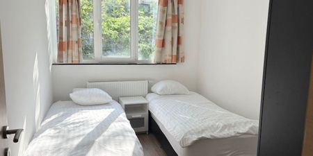 Duplex te huur in Antwerpen voor € 184 met 4 slaapkamers - Photo 4