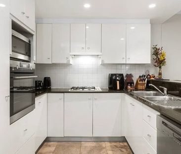 North Sydney - Photo 1