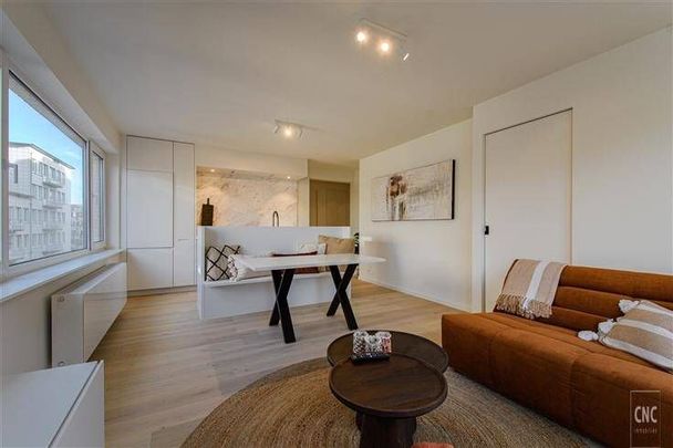 Appartement te huur - Photo 1