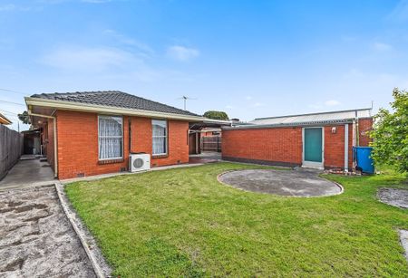 809 Heatherton Road, Springvale VIC 3171 - House For Rent | Domain - Photo 2